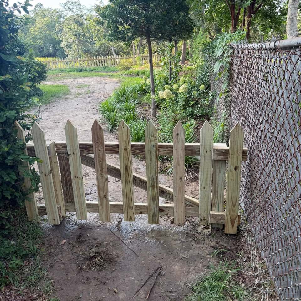 Walter Handyman LLC fence project 2 — fence installation in the Charleston, SC area