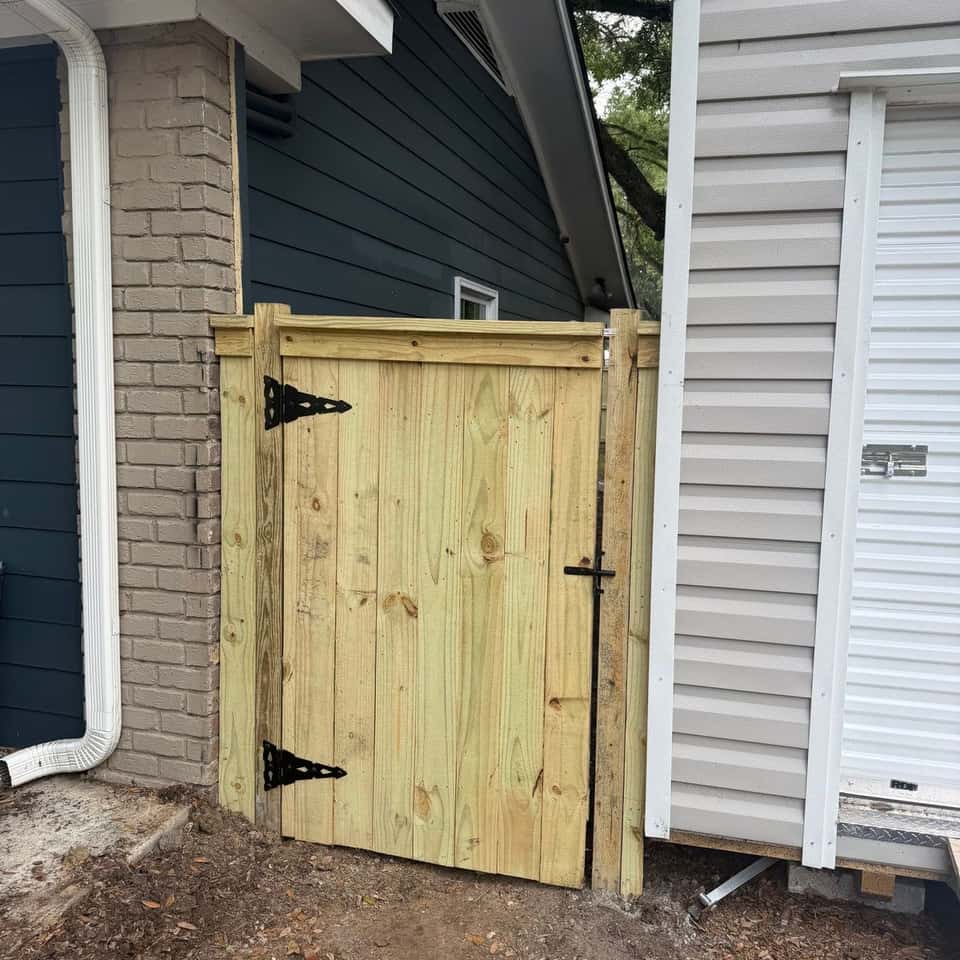 Walter Handyman LLC fence project 8 — fence installation in the Charleston, SC area