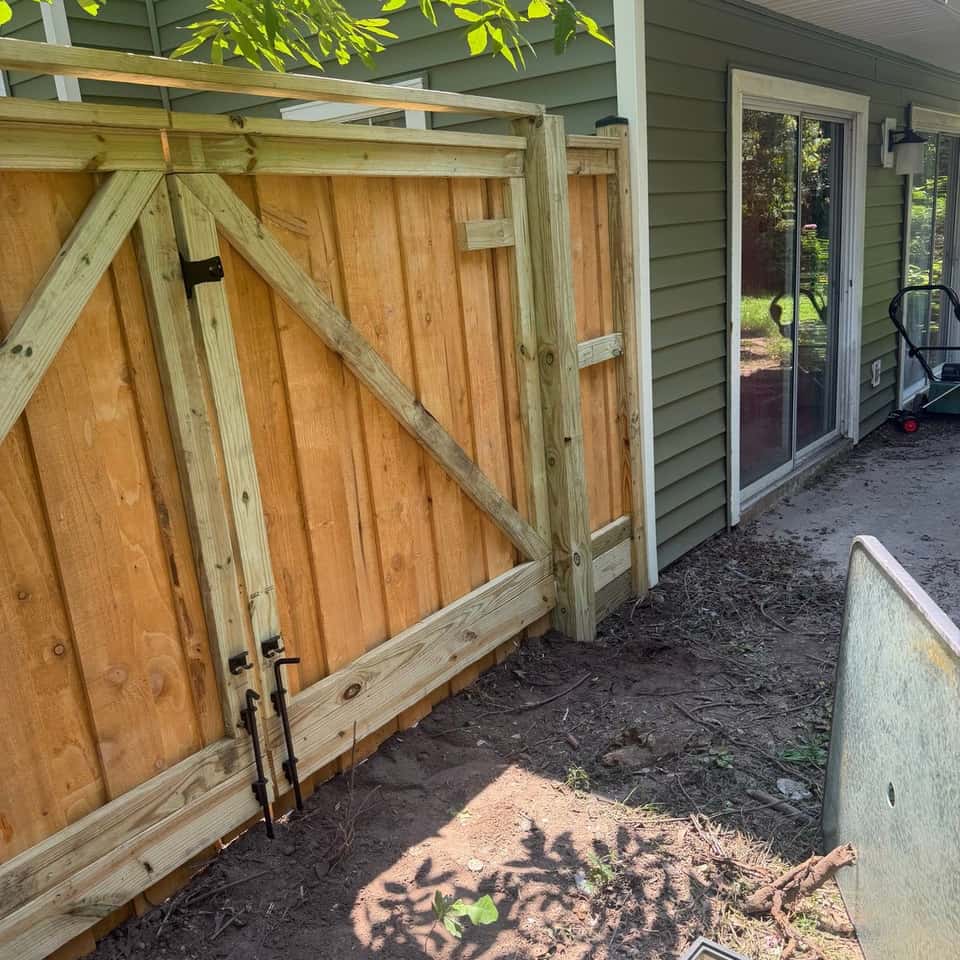 Walter Handyman LLC fence project 12 — fence installation in the Charleston, SC area